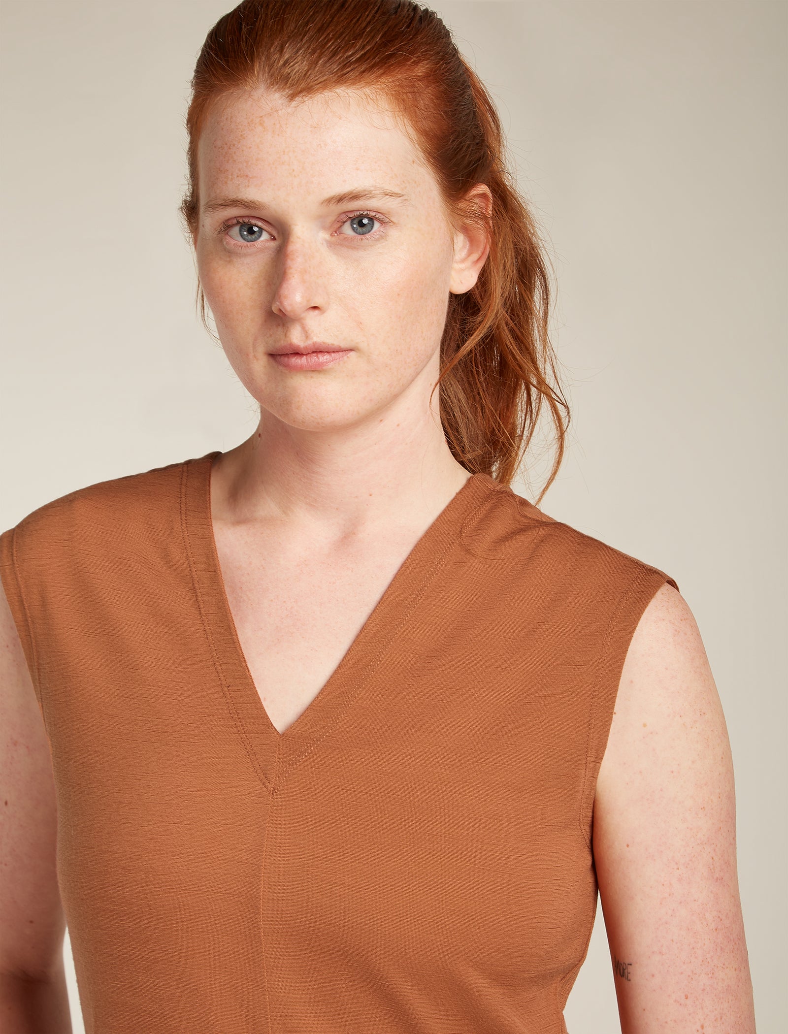 Women's Merino 200 Granary Sleeveless V Neck Dress - Image 5