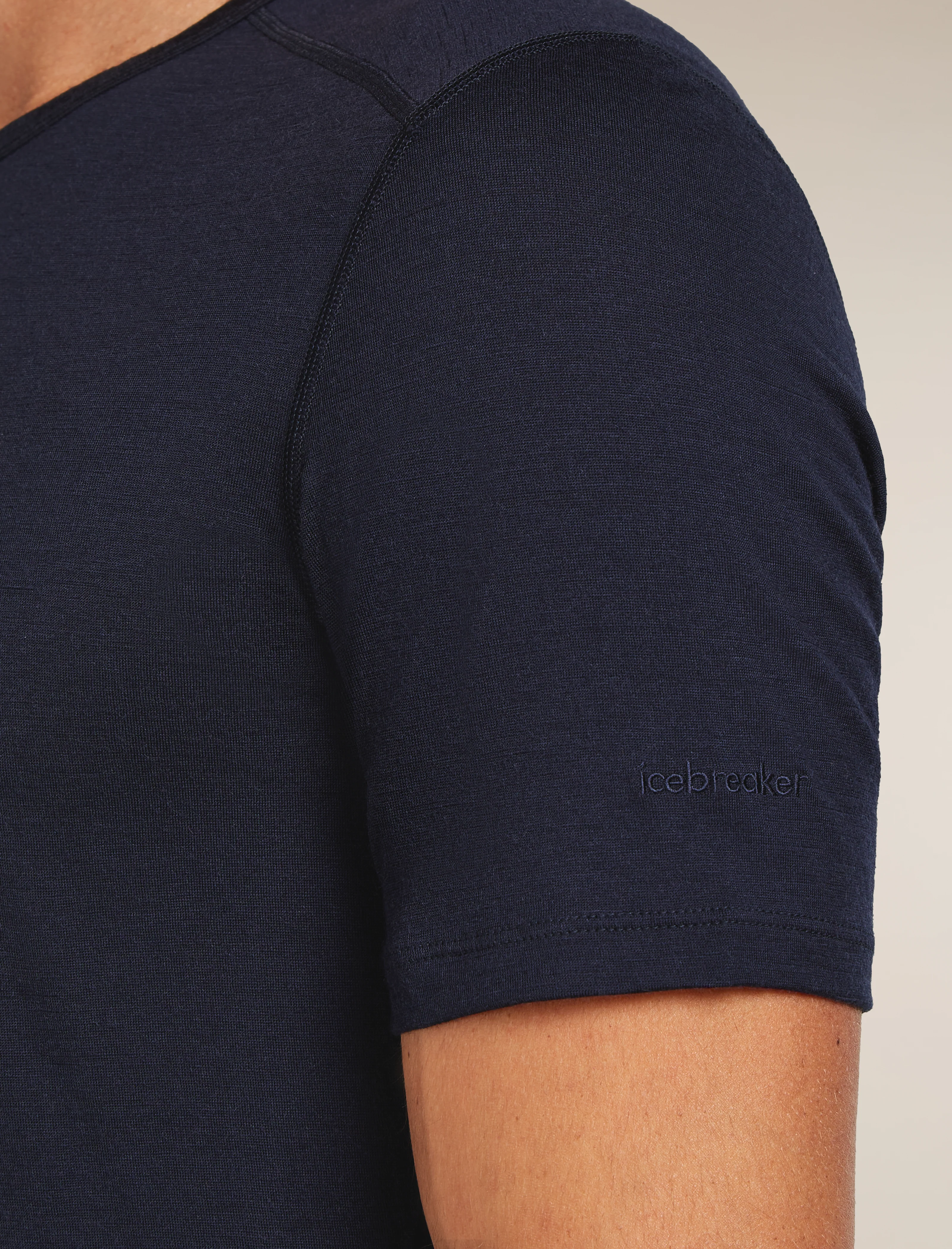 Men's Merino 200 Oasis Short Sleeve Crewe Thermal Top - Image 10