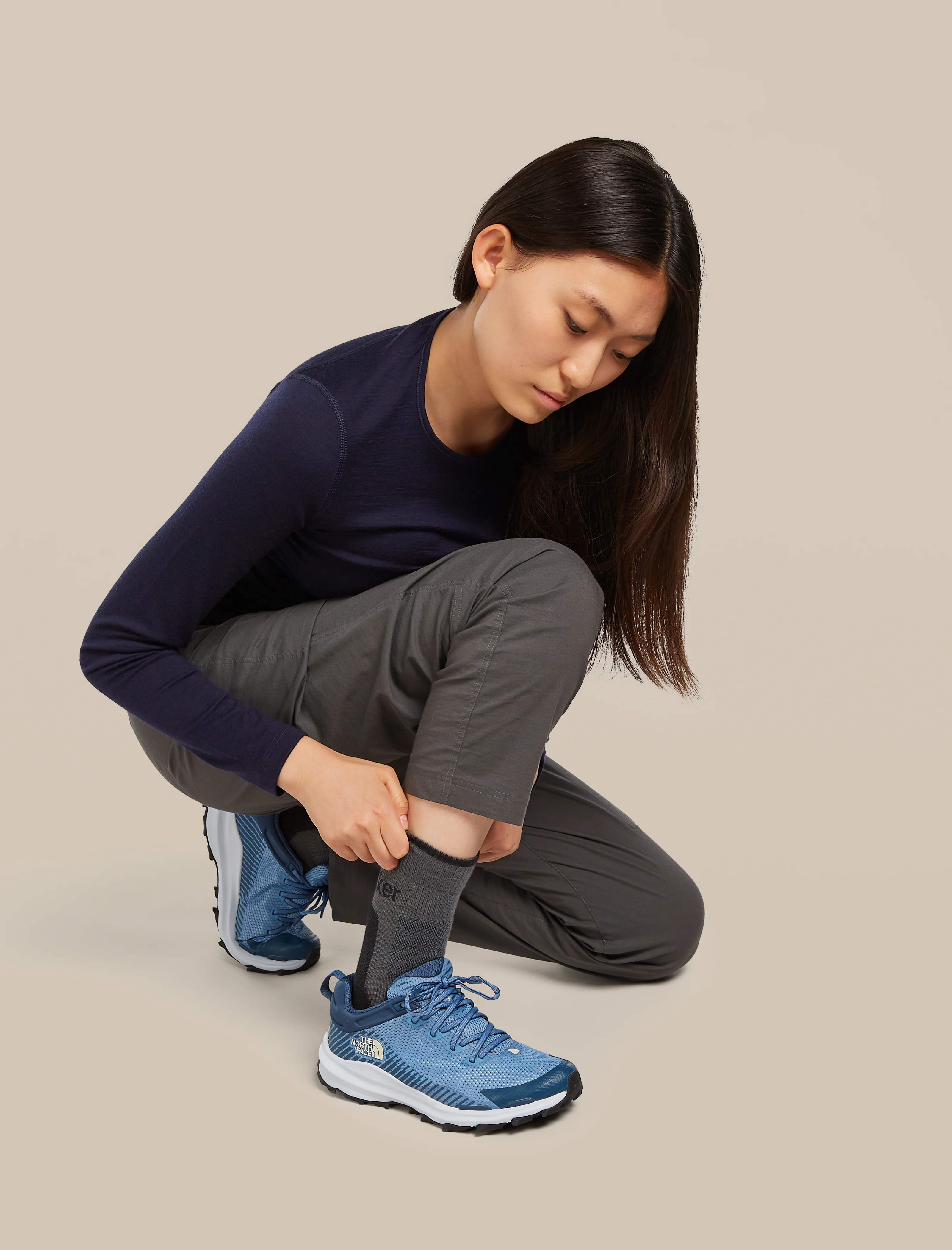Women's Merino Hike+ Medium Crew Socks - Image 3