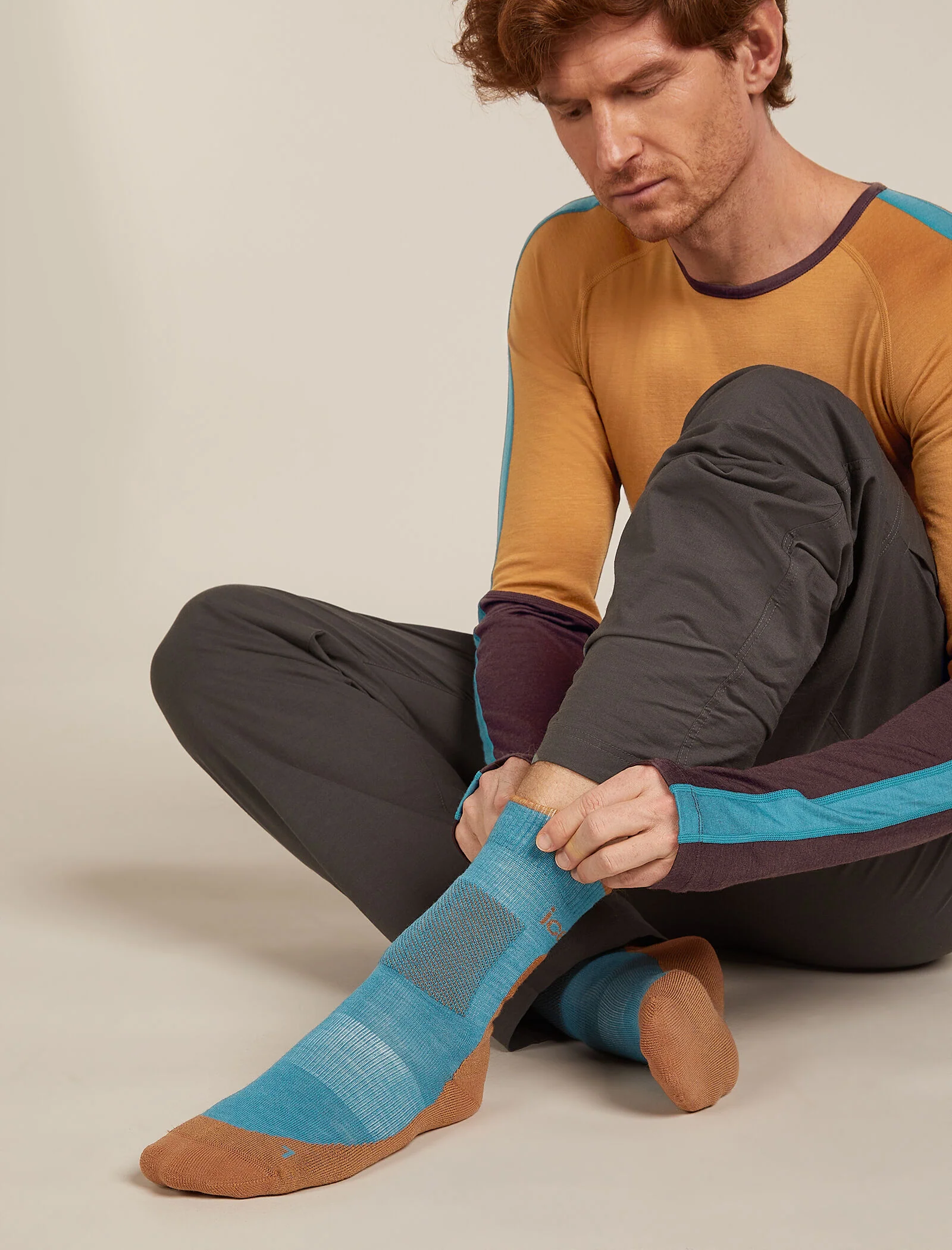 Men's Merino Hike+ Medium Crew Socks - Image 2